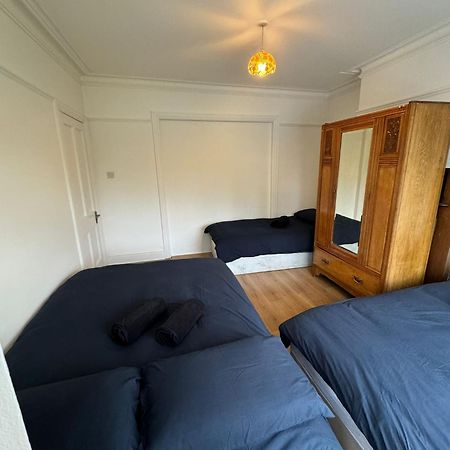 Big Family Room In Room At 2 Iveragh Rd-4 Dublin Exteriör bild